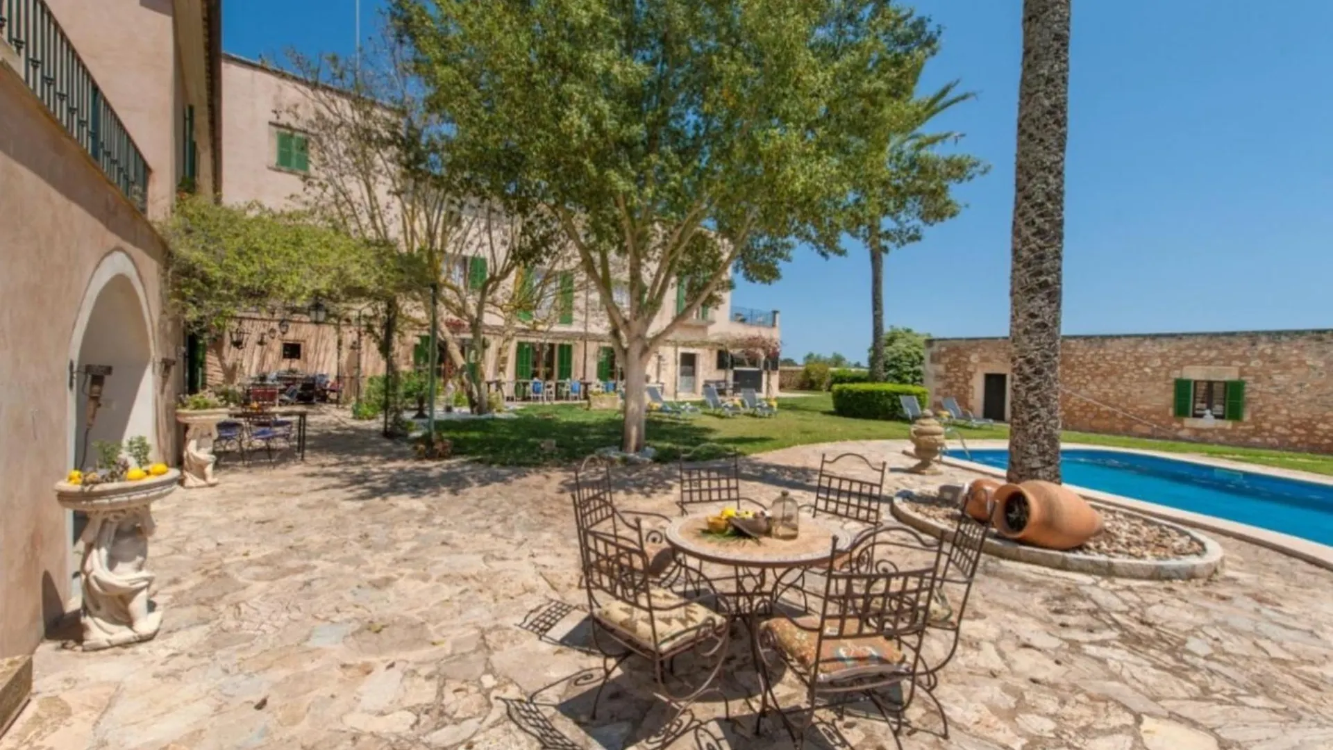 Bed & Breakfast Suite Solana Es Llobets Llucmajor  Spain